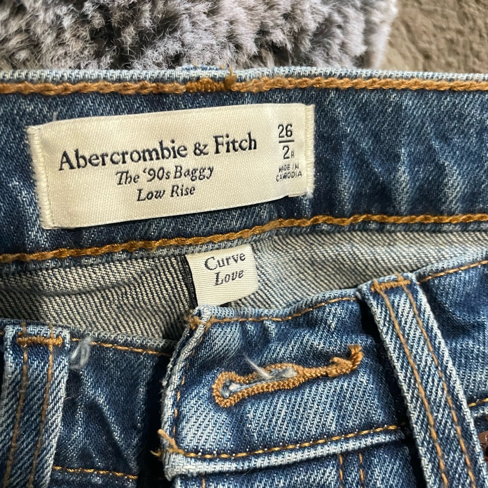 Women’s Abercrombie jeans - Picture 2 of 4
